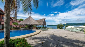 Marina Resort 416, Flamingo 2-Bedroom Oceanfront Condo with Pool